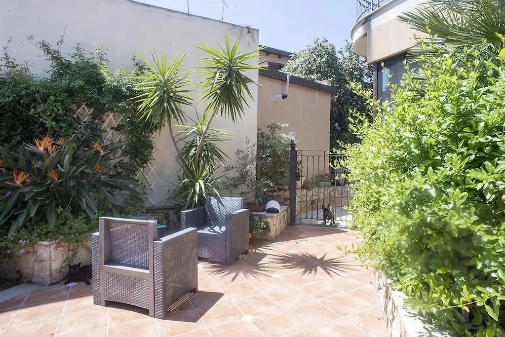 Villa Delle Magnolie Quite Place Next To The Sea Palermo Apartman